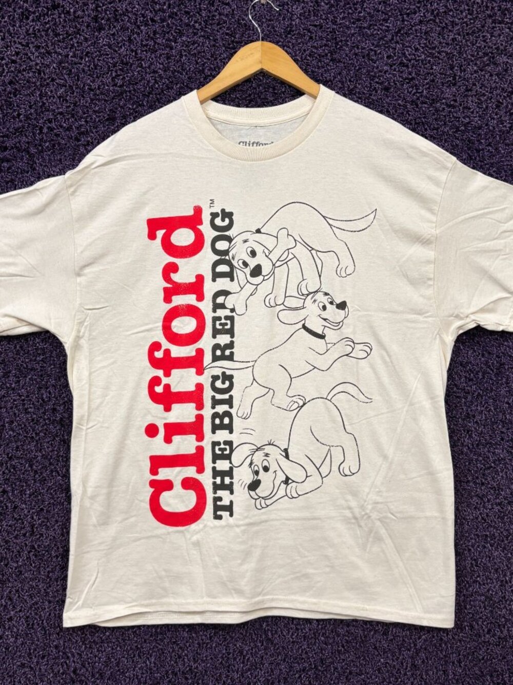 Clifford The Big Red Dog Fetch Collage Animated T-Shirt XL